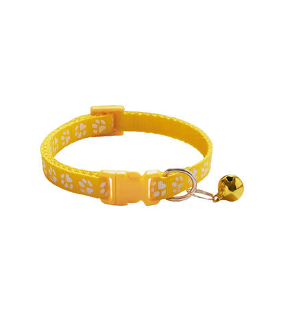 Gult halsbånd med bjelle til katt og valp. Fargerikt og justerbart katt halsbånd med sikkerhetslås.